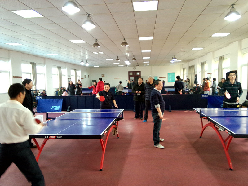 2015年betway西汉姆联官方网站教职工乒乓球赛1.jpg